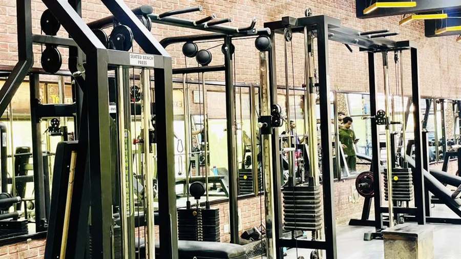 Cuts & Curves Masoom Shah Road training floor
